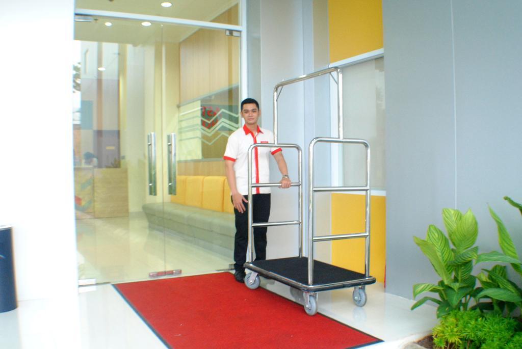 Astera Hotel Bintaro Serpong Exterior photo
